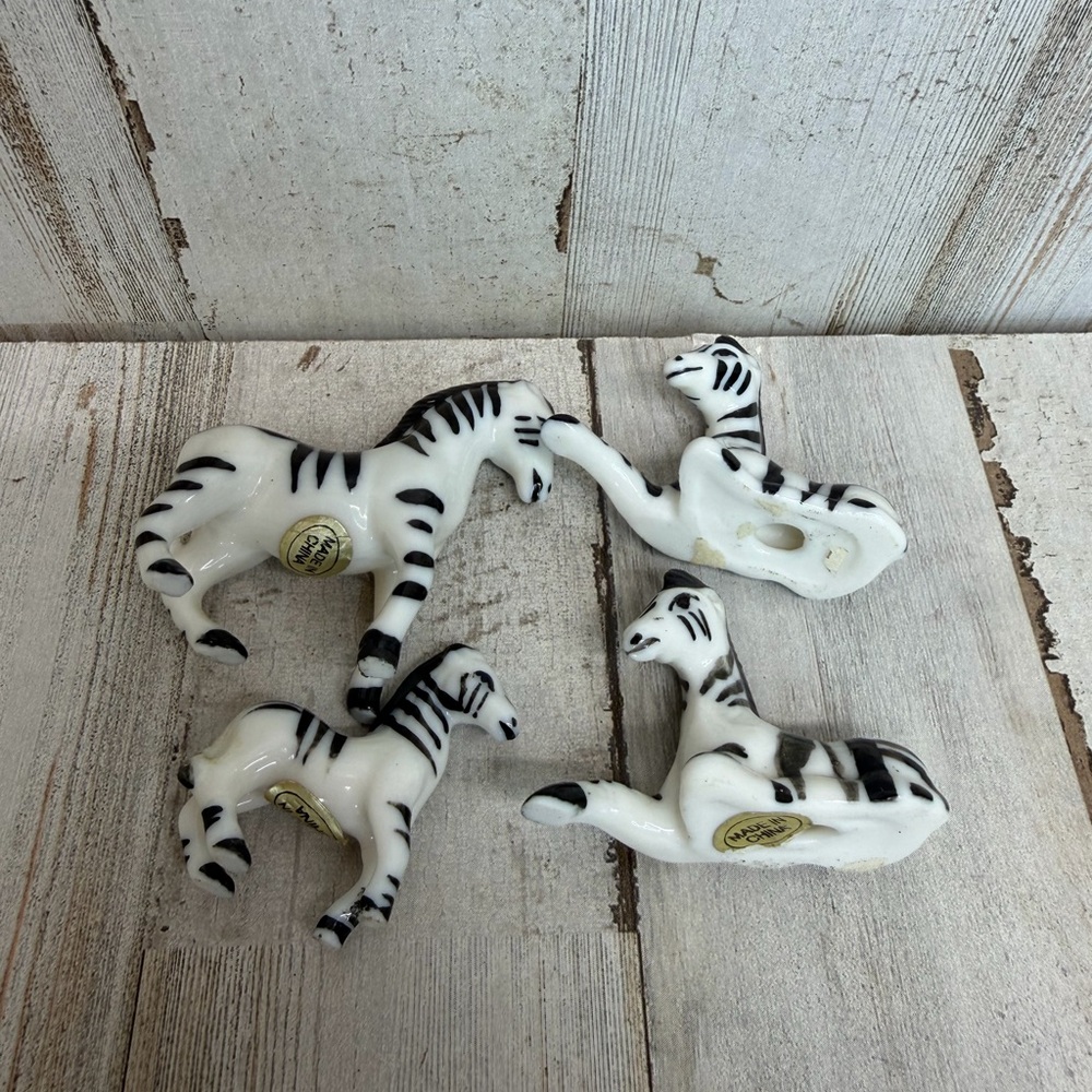 Vintage Set of 4 Porcelain Zebra Miniature Figurines Black White - Picture 5 of 8